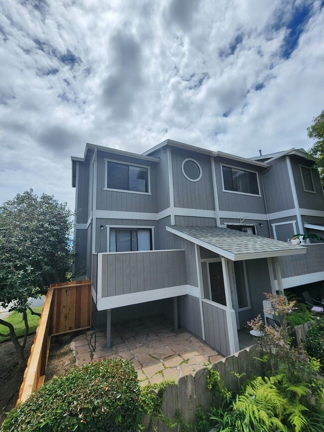 Photo - Tri-Level 2 Bed, 1.5 Condo in Oceano- Trash Included!