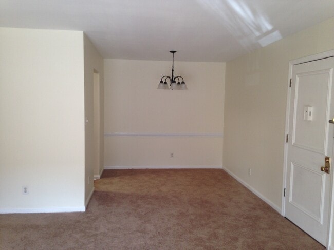 Building Photo - 809 Highwood Dr Unit 809 Highwood dr
