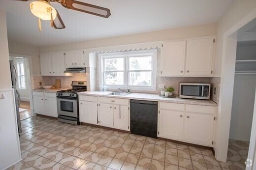 Building Photo - 10 Eliot St Unit 10 Rental