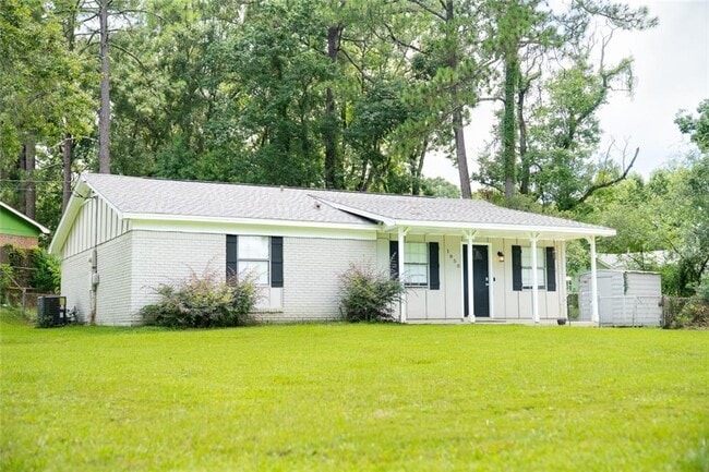 Building Photo - 1850 Panorama Blvd W