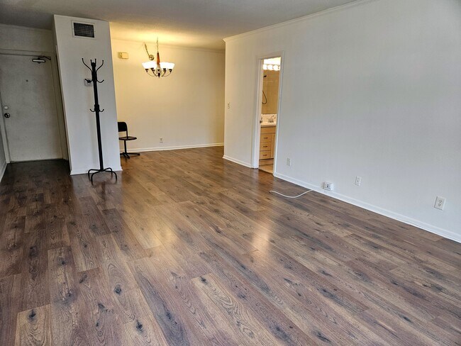 living room and dining area - 2426 SE 17th St Unidad Village at Harbor Beach