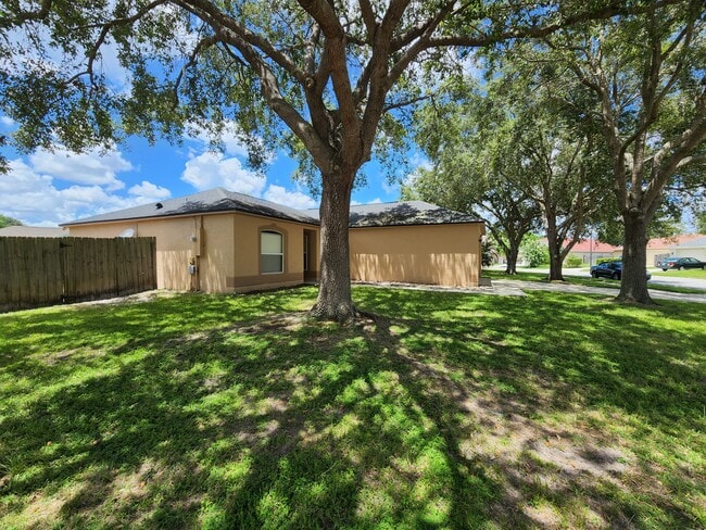 Lado - 4100 Mendenwood Ln