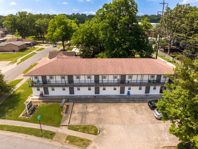 The Oak: 1 & 2 Bedroom Apartments