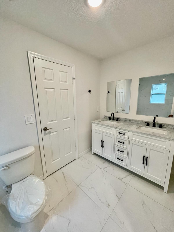 Photo - 405 St Johns Ln