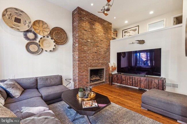 Photo - 2415 Delancey St Townhome