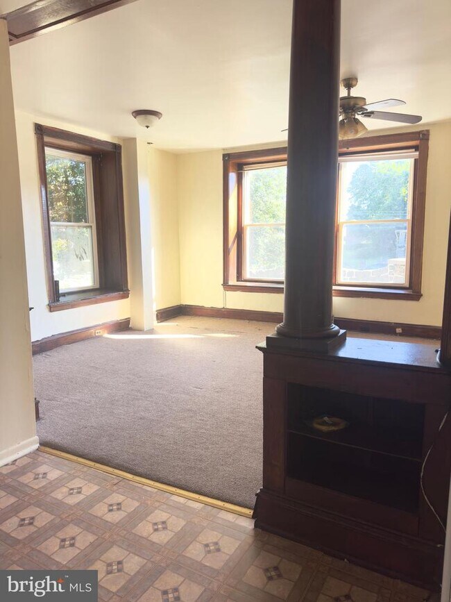 Photo - 840 N 63rd St