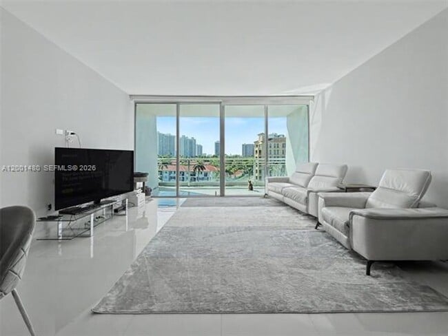 Photo - 2950 NE 188th St Unit 2950 NE 188th St # 435