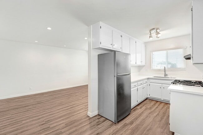 Building Photo - 422 Hill St Unit 6