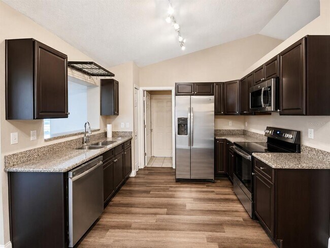 Photo - 326 Colonade Ct