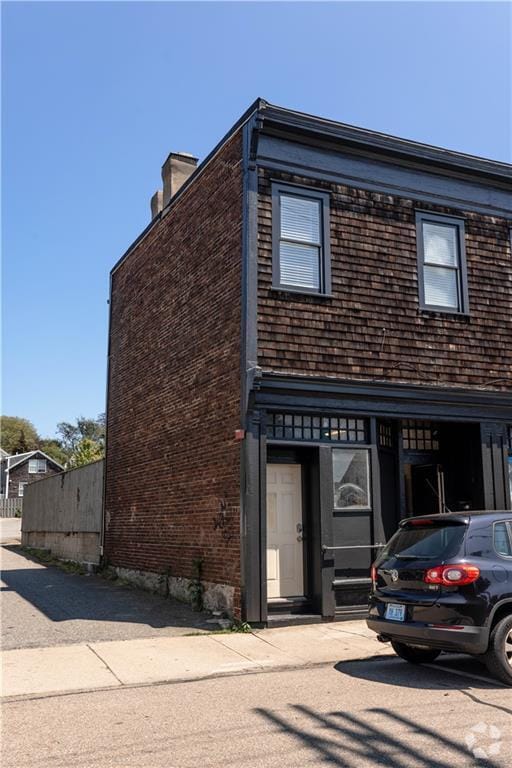 Building Photo - 594 Thames St Rental