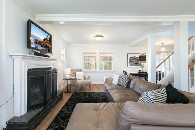 Photo - 2909 Meadow Ln