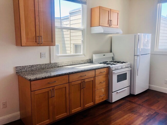Photo - Sunlit Top Floor Jr. One Bedroom apartment home in Hayes Valley
