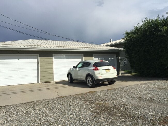 Photo - 2102 E 6th Ave
