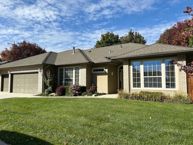 Building Photo - Beautiful Single-Level Home in a Prime Boi...