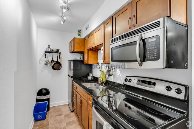 Building Photo - 2020 S Congress Ave Unit Apt 1226