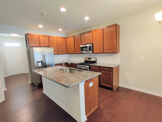 Photo - 4 Bedroom, 2.5 Bath Townhome in Savannah Townhomes