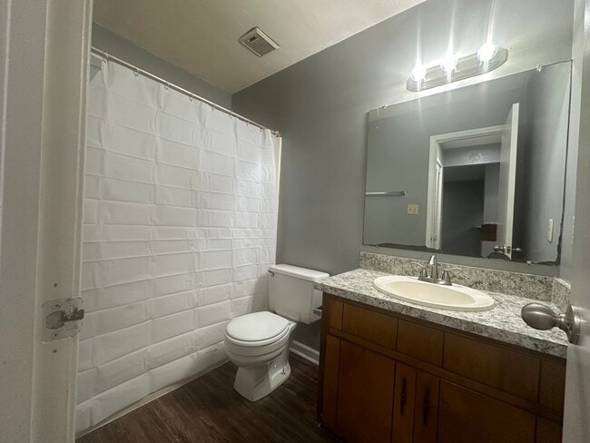 Photo - Downstairs unit off Miccosukee! Unidad A