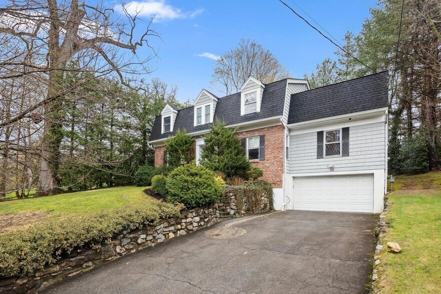 Photo - 28 Church Ln
