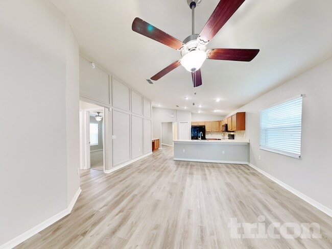 Photo - 921 Kingfisher Dr