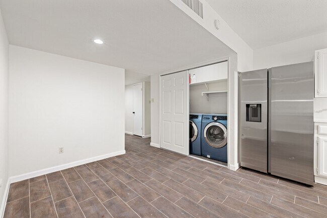 Photo - 6802 Loch Langham Dr Casa