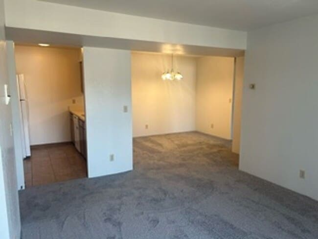Photo - 1 Bedroom, 1 bath - middle floor with Balcony Unit 29
