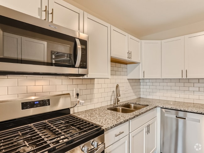 Building Photo - 7236 72nd Ln N Unit 201 Rental