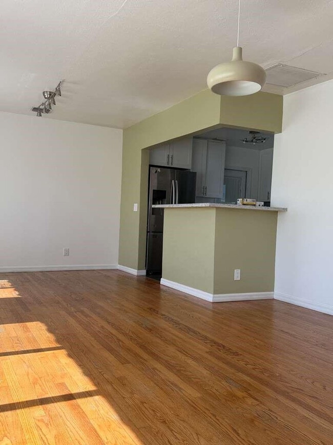 Photo - 2815 Van Buren St