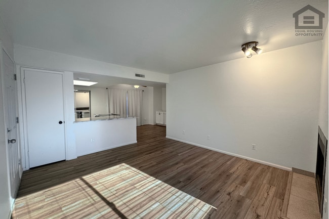 Photo - 2Bed/1Bath Apartment at 52nd St/Oak St! Ready for Immediate Move-In – GROUND FLOOR UNIT!