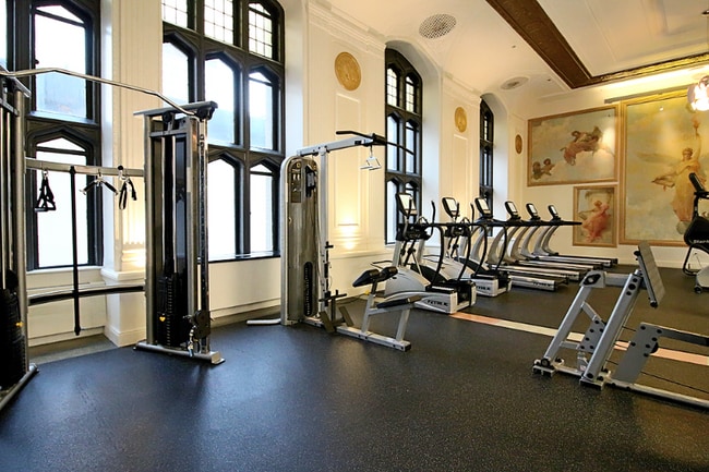 Photo - 161 W Randolph St