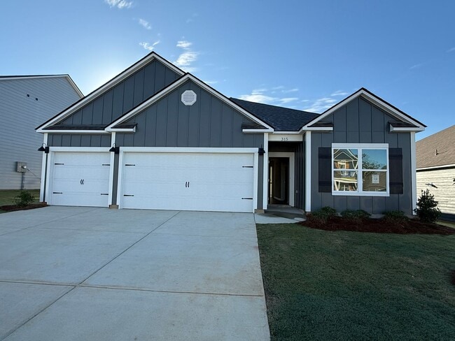 Photo - Springville Schools One Level 4 Bedroom / 3 Bathroom/ 3 Car Garage