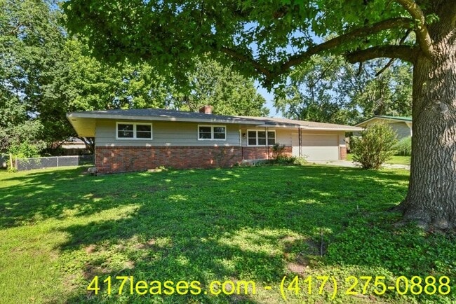 Photo - 203 S White Oak Ave