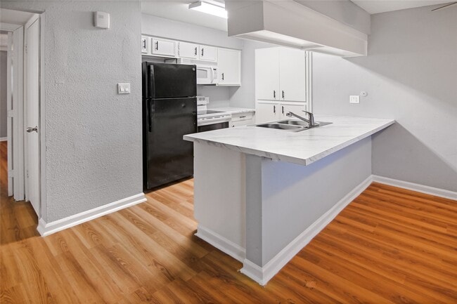 Photo - 211 W F St Unit 211