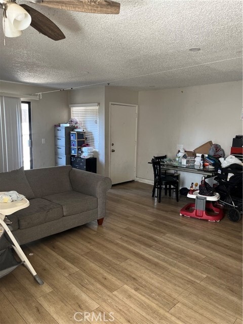 Photo - 520 E Walnut St