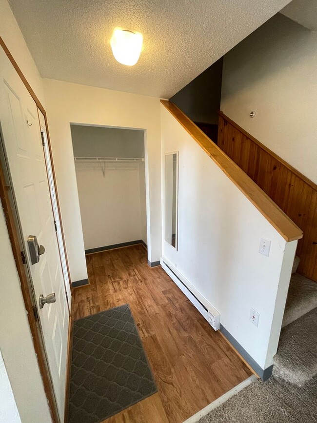 Building Photo - 317-319 N 3rd Ave W Unit 319 N 3rd Ave W