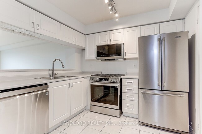 Photo - 190 Manitoba St Unit 811