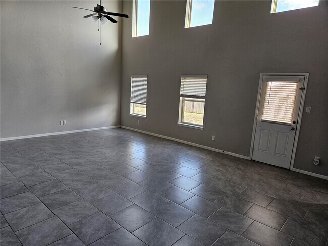 Photo - 18439 Grayson Blf Wy