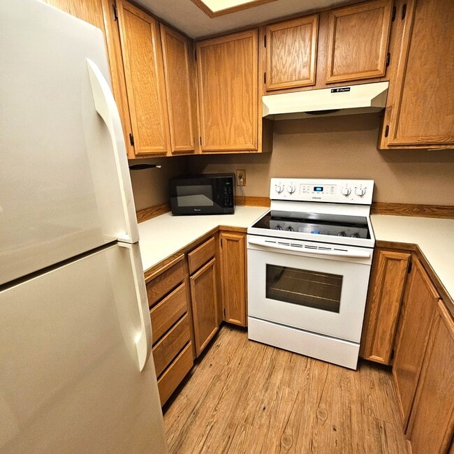 cocina totalmente equipada - 13717 Linden Ave N Unidad 215
