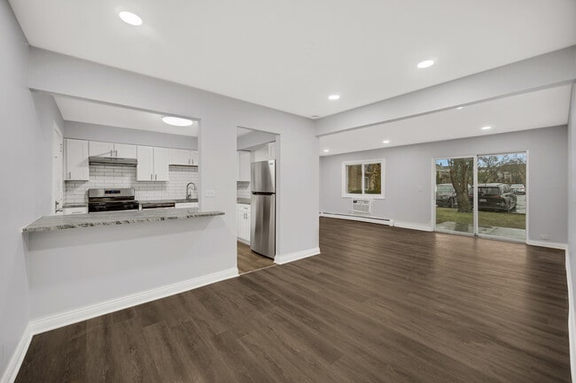 Photo - 10361 Dearlove Rd