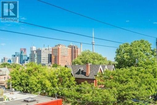 Photo - 287 Palmerston Ave