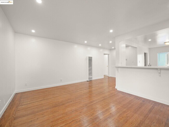 Photo - 1274 Terra Ave