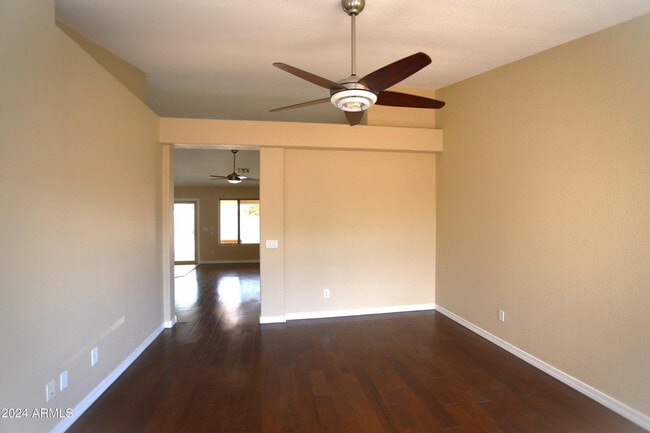 Photo - 1130 W Raven Dr