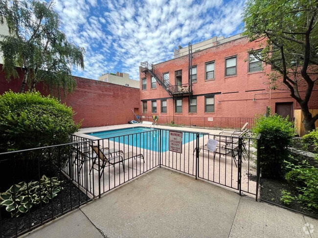 Building Photo - 222 Grand St Rental