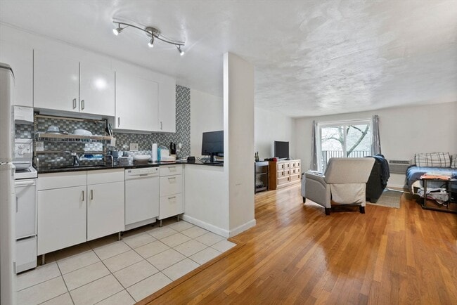 Photo - 39 Englewood Ave Unit 17