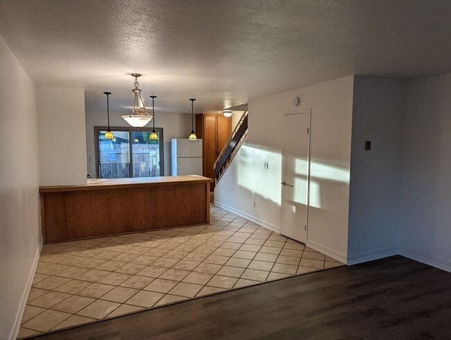 Photo - Move In Special!  End unit 2 bedroom - Small Pets OK