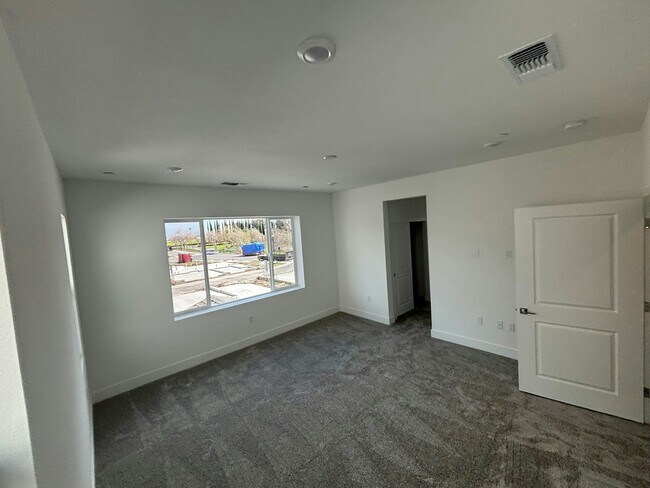 344 N Geyserville Wy