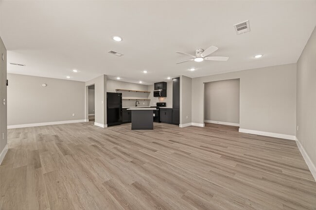 Photo - 3527 La Retama Dr