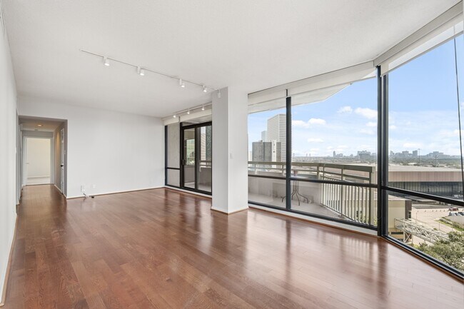 Photo - 14 Greenway Plz Unit 13P