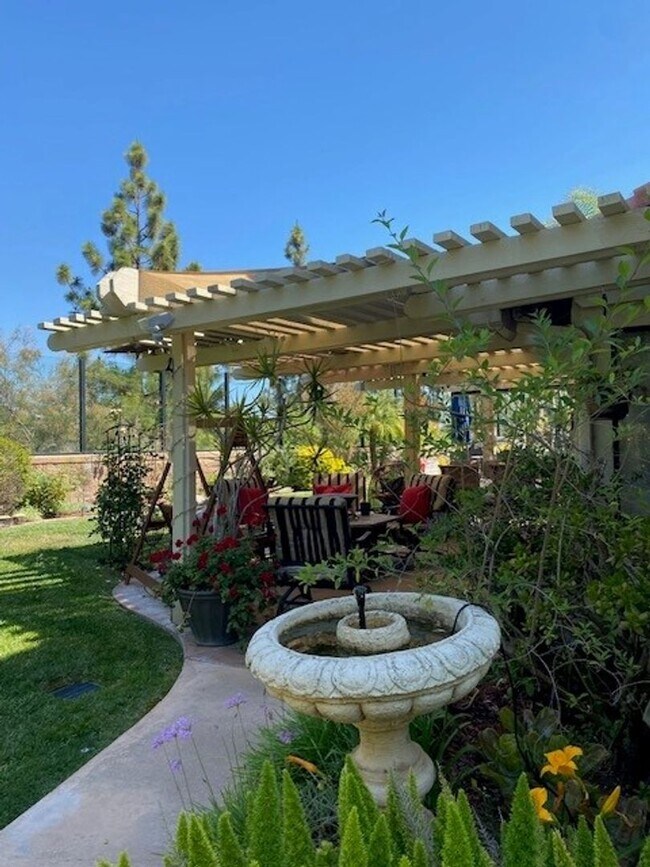 Photo - Large 3 bedroom home in quiet cul-de-sac with large backyard - Pets allowed