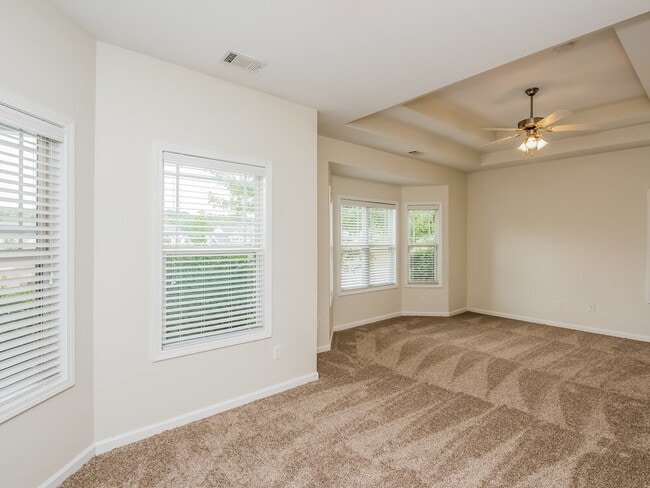 Photo - 92 Majestic Dr