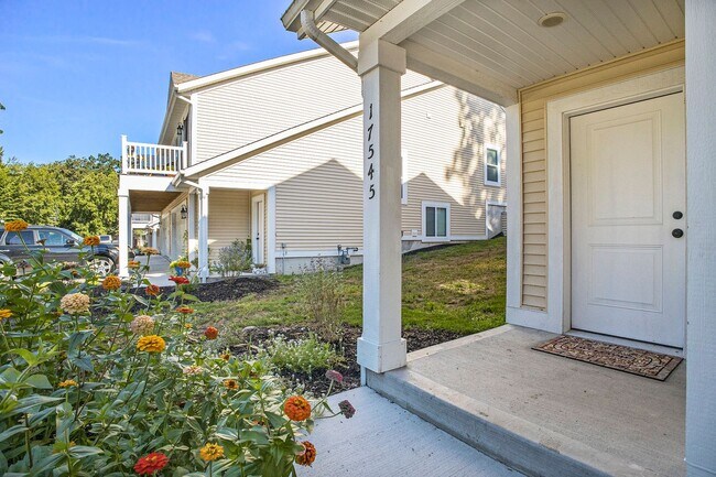 Photo - 17539 Beechwood Ln